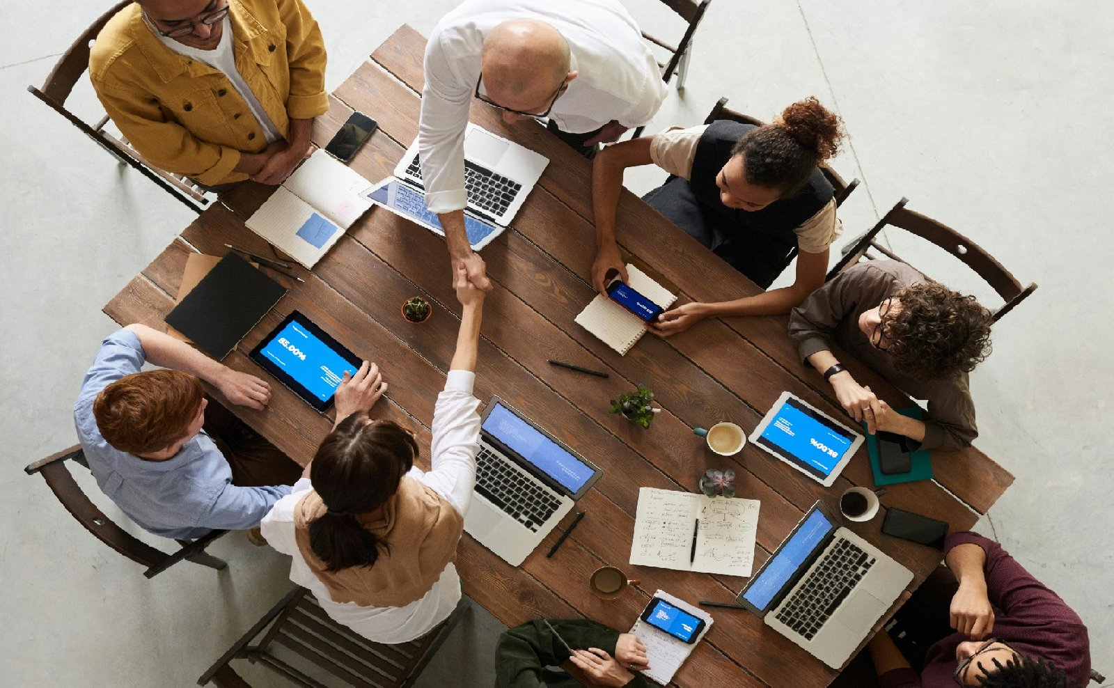 Embracing Etiquette and Courtesy in Servant Leadership: Key Principles to Follow